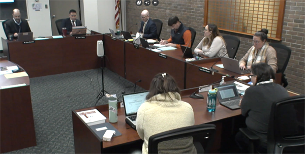 School Com approves budget